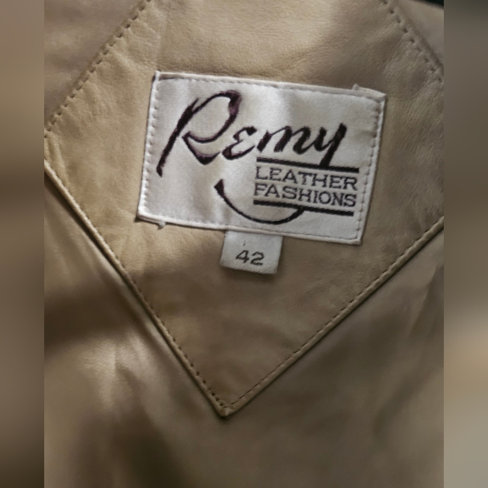 Men's Tan Remy Leather Bomber Jacket - Picture 5 of 12